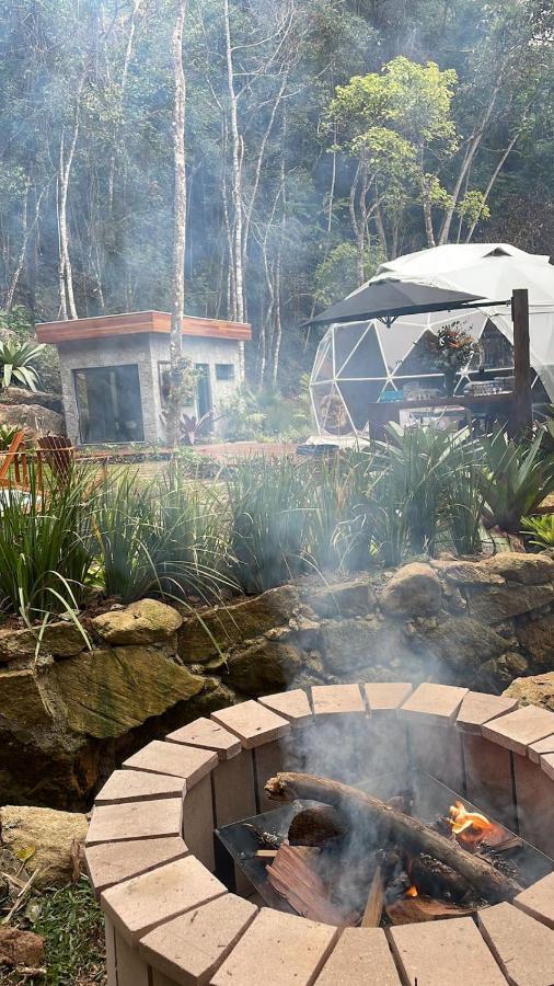 Вилла Blue Bear Cabins Петрополис Экстерьер фото